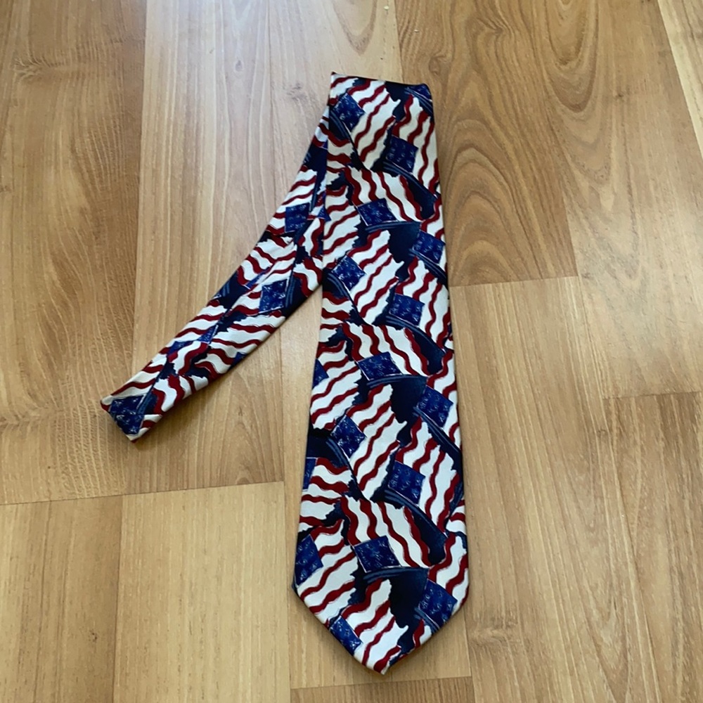 Stonehenge Mens America Flag Print Silk  Necktie  56" x  3 3/4 " Made USA